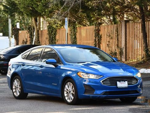 Used 2019 Ford Fusion SE image 9