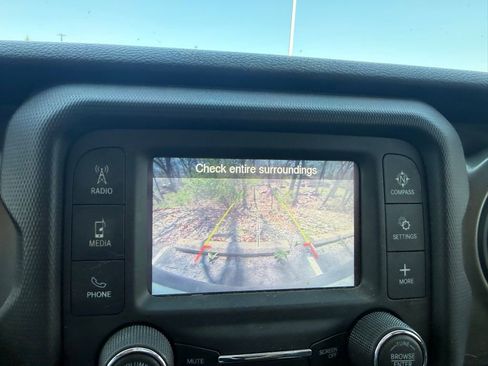 Used 2018 Jeep Wrangler Unlimited Sport S AWD/4WD image 24