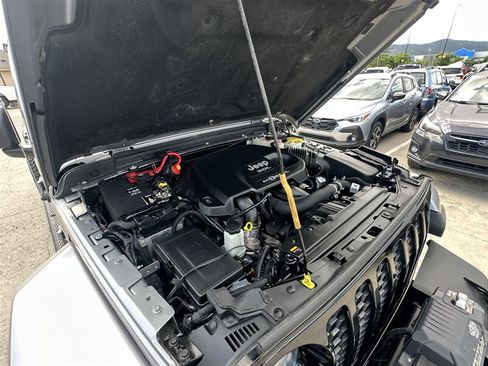 Used 2021 Jeep Gladiator Sport AWD/4WD image 27