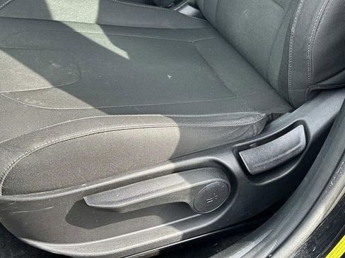 Used 2022 Hyundai Elantra SEL FWD image 19