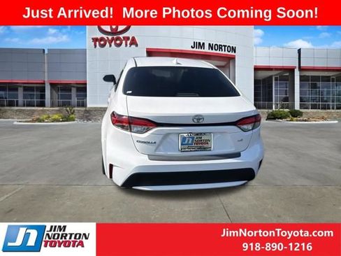 Used 2022 Toyota Corolla LE FWD image 6