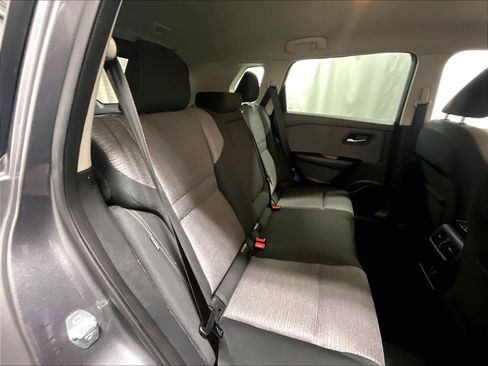 Used 2022 Nissan Rogue SV image 16