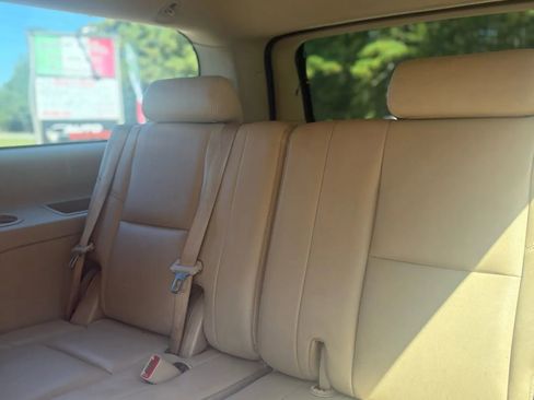 Used 2013 Cadillac Escalade ESV Premium image 11