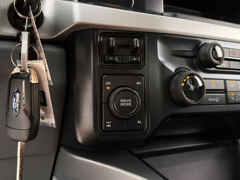 New 2026 Ford F250 XLT w/ FX4 Off-Road Package image 34