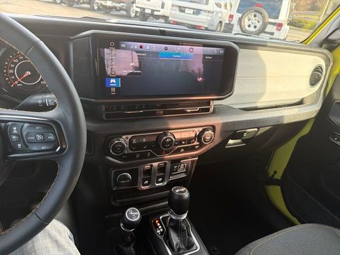 Used 2024 Jeep Wrangler Sport S image 20