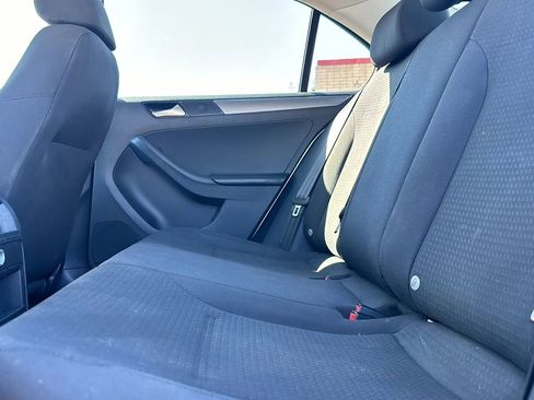 Used 2015 Volkswagen Jetta TDI S image 4