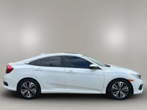 Used 2017 Honda Civic EX-T image 4