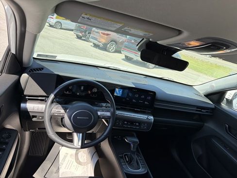 Used 2025 Hyundai Kona SEL image 14