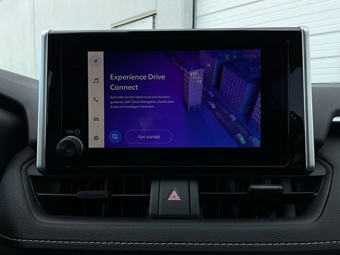 Used 2025 Toyota RAV4 XLE image 30