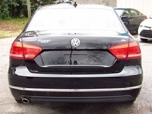Used 2013 Volkswagen Passat 2.5 SEL Premium image 8