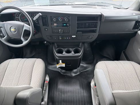 New 2025 Chevrolet Express 3500 Work Van w/ Power Convenience Package image 25