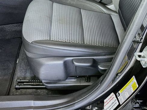 Used 2025 Chevrolet Trax LT w/ LT Convenience Package FWD image 22