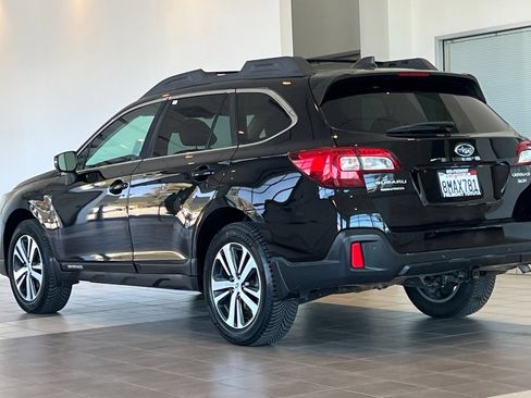 Used 2019 Subaru Outback 3.6R Limited AWD/4WD image 6