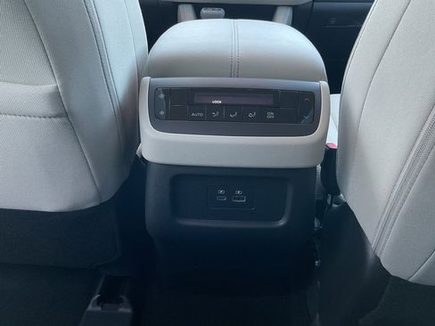 New 2025 Nissan Pathfinder SV image 18