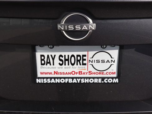 Certified 2025 Nissan Sentra SR image 32