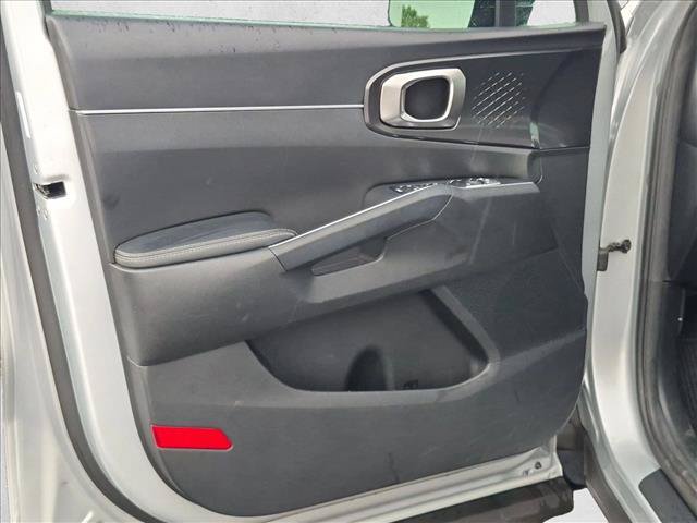 Used 2022 Kia Sorento S FWD image 11