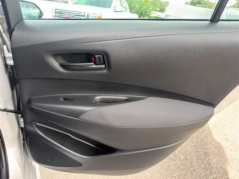 Used 2022 Toyota Corolla LE FWD image 22