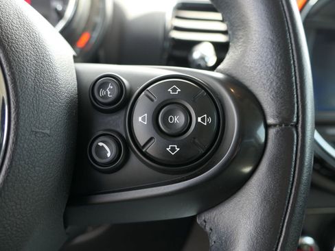 Used 2018 MINI Cooper Clubman FWD image 18
