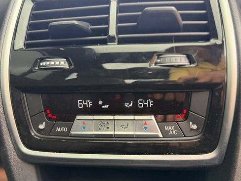 Used 2025 BMW X7 M60i AWD/4WD image 61
