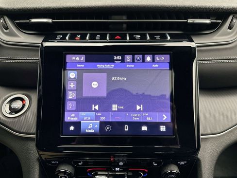 Used 2025 Jeep Grand Cherokee L Altitude AWD/4WD image 28