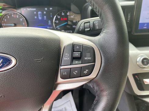 Used 2022 Ford Explorer XLT image 17