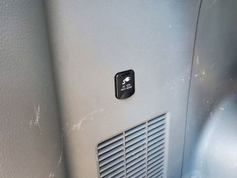 Used 2017 Nissan NV 3500 SV w/ SV Technology Package image 9