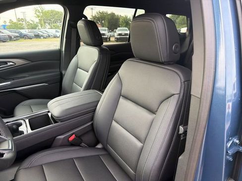 New 2026 Chevrolet Traverse LT w/ Midnight/Sport Edition FWD image 23
