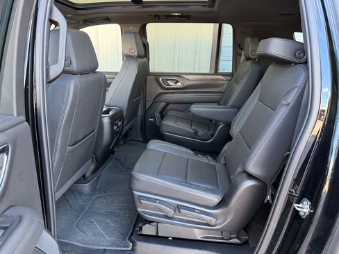 Used 2024 Chevrolet Suburban LT w/ LT Signature Package AWD/4WD image 13