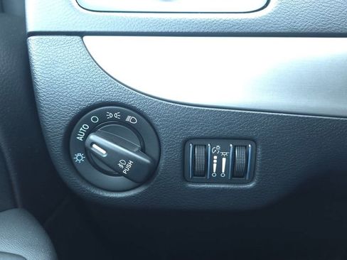 Used 2017 Dodge Grand Caravan GT FWD image 33