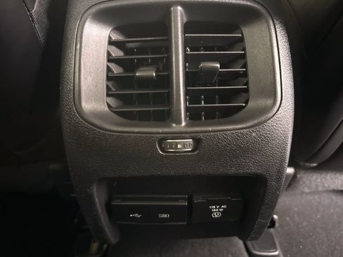 Used 2019 Jeep Cherokee Limited AWD/4WD image 11