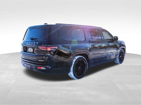 Used 2023 Jeep Wagoneer L Series III w/ Premium Group I image 5