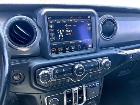 Used 2022 Jeep Gladiator Sport AWD/4WD image 7