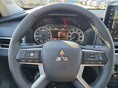 New 2026 Mitsubishi Outlander SE FWD image 24