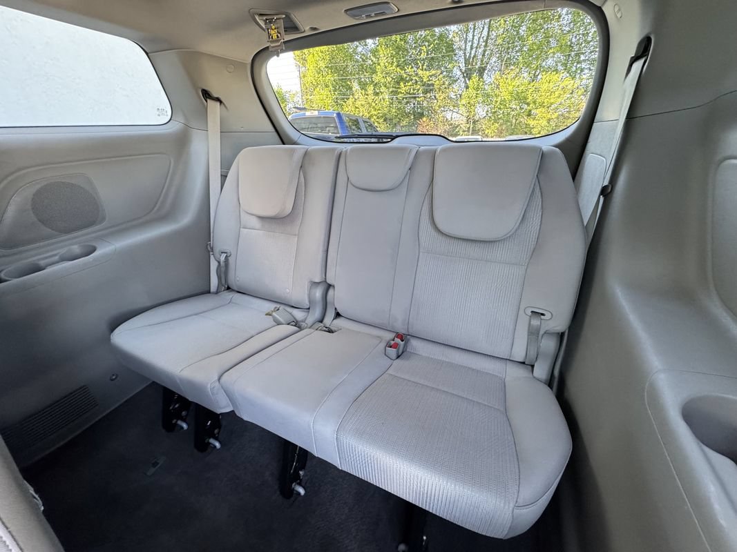 Used 2020 Kia Sedona LX FWD image 13