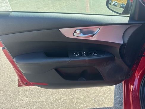 Used 2022 Kia Forte LXS FWD image 11