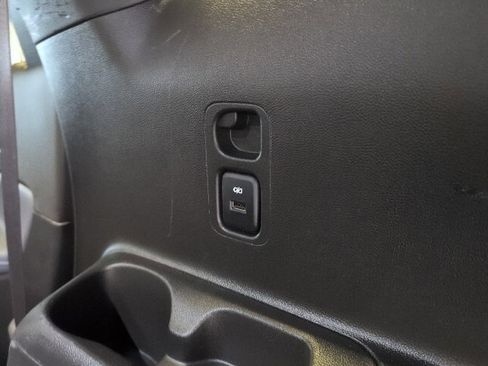 Used 2023 Buick Enclave Essence image 34