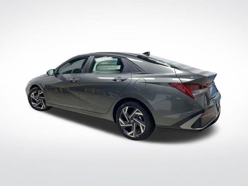 New 2026 Hyundai Elantra Limited image 3