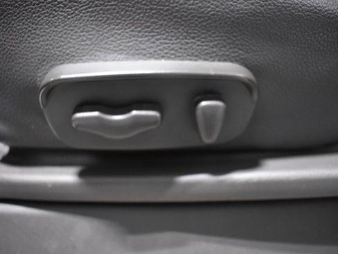 Used 2014 Nissan Armada Platinum w/ Platinum Reserve Package image 19