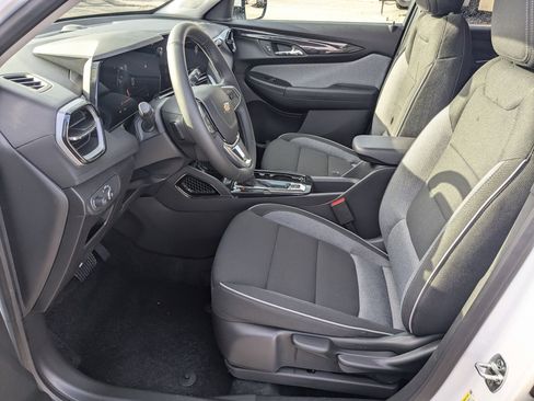 New 2025 Chevrolet TrailBlazer LT w/ LT Cold Weather Package image 15