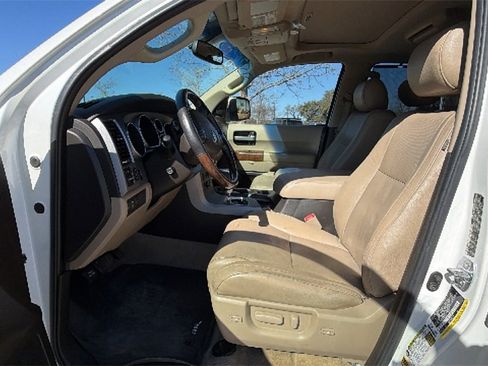 Used 2010 Toyota Sequoia Platinum image 12