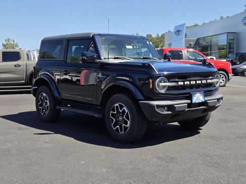 Used 2021 Ford Bronco Outer Banks AWD/4WD image 3