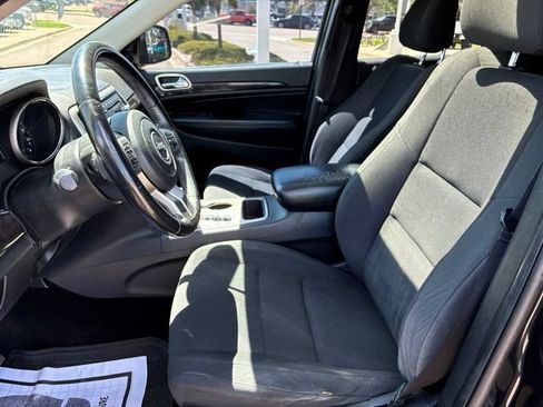 Used 2012 Jeep Grand Cherokee Laredo w/ Laredo E Group AWD/4WD image 11