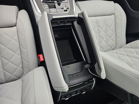 New 2026 BMW X5 xDrive50e w/ Executive Package image 57