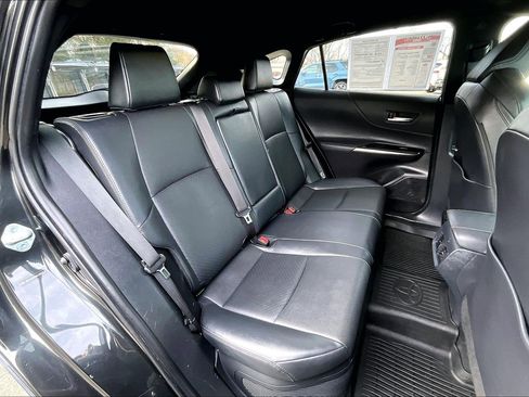 Used 2021 Toyota Venza XLE image 25