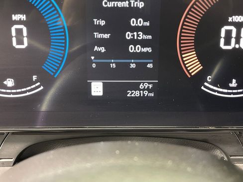 Certified 2025 Hyundai Kona SEL FWD image 21
