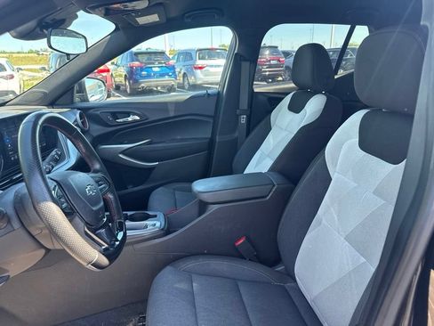Used 2024 Chevrolet Trax RS w/ Driver Confidence Package FWD image 13