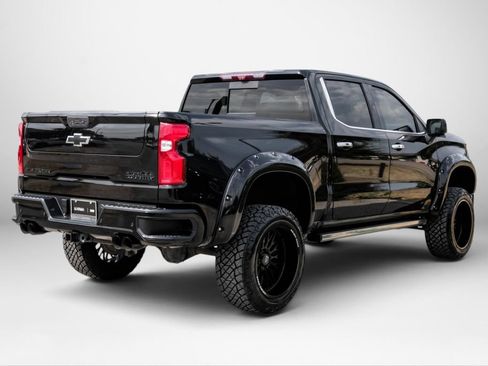 Used 2022 Chevrolet Silverado 1500 High Country w/ Technology Package AWD/4WD image 7