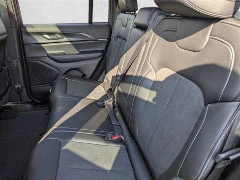 New 2025 Jeep Grand Cherokee Altitude image 26