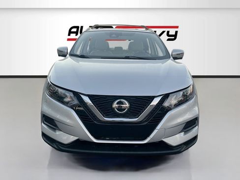 Used 2022 Nissan Rogue Sport SL FWD image 2
