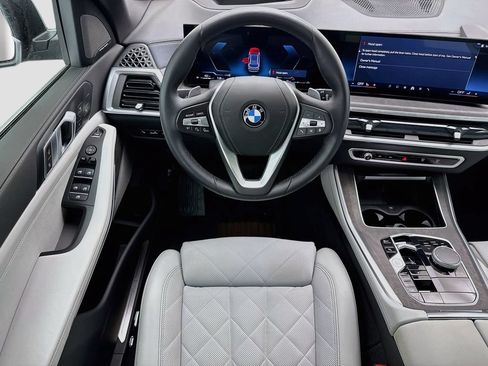Used 2024 BMW X5 xDrive40i w/ Premium Package AWD/4WD image 10